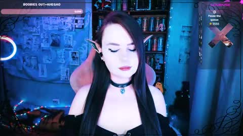 Mia online show from 9, 5, 2026