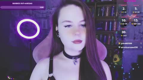 Snapshot of _m_o_n_s_t_e_r_e_n_e_r_g_y_ chatting on 4, 7, 2026 Mia online show from 4, 7, 2026