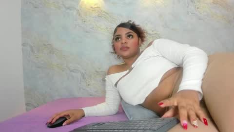 Snapshot of _maddy_miller chatting on 8, 3, 2025 Maddy online show from 8, 3, 2025