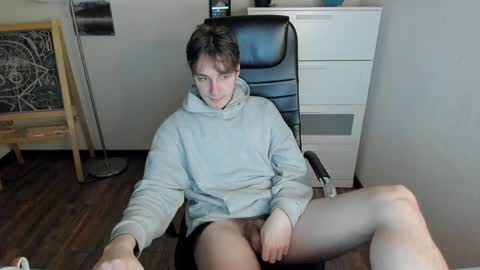 Snapshot of _maelstrom_ chatting on 20, 12, 2024 _maelstrom_ online show from 20, 12, 2024