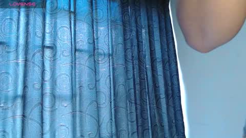 Snapshot of _mari_lunna_ chatting on 21, 10, 2025 _mari_lunna_ online show from 21, 10, 2025