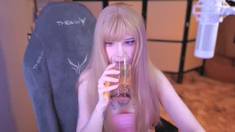 Snapshot of _mariko_ chatting on 12, 10, 2025 Mariko online show from 12, 10, 2025