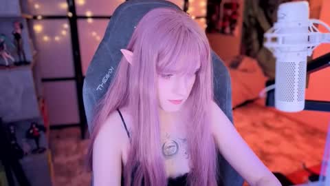 Snapshot of _mariko_ chatting on 21, 11, 2025 Mariko online show from 21, 11, 2025