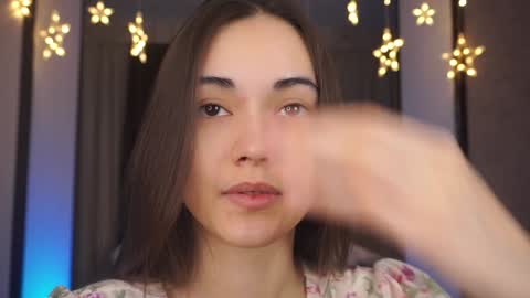  Gwen  online show from 24, 12, 2024