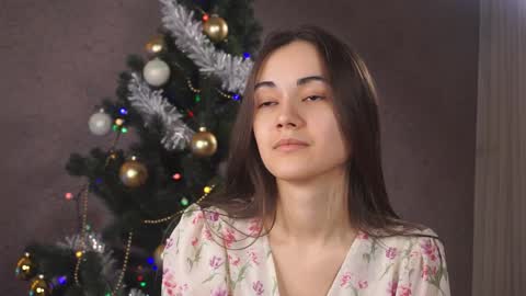  Gwen  online show from 24, 12, 2024