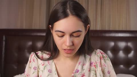  Gwen  online show from 27, 12, 2024