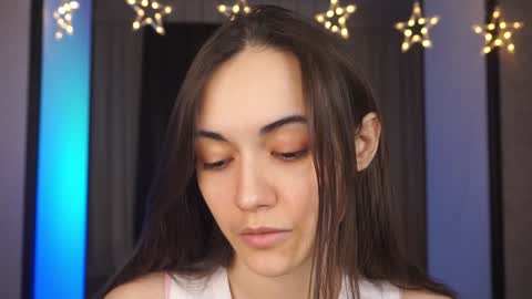  Gwen  online show from 1, 2, 2025