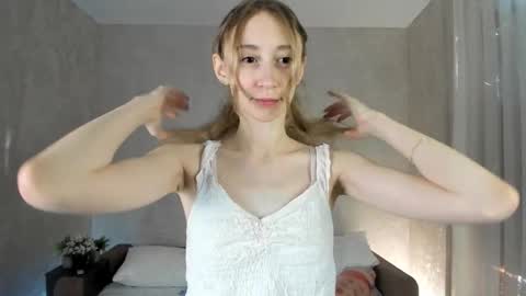  Gwen  online show from 26, 10, 2025