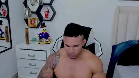 Snapshot of _matthew_santos_ chatting on 13, 12, 2024 _matthew_santos_ online show from 13, 12, 2024