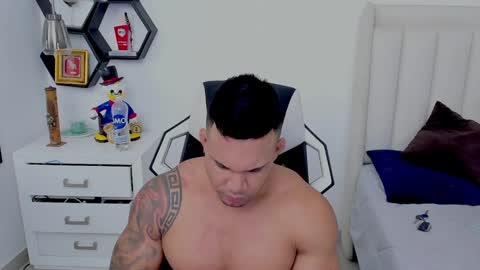 Snapshot of _matthew_santos_ chatting on 15, 12, 2024 _matthew_santos_ online show from 15, 12, 2024