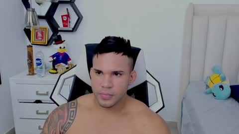 Snapshot of _matthew_santos_ chatting on 28, 12, 2024 _matthew_santos_ online show from 28, 12, 2024