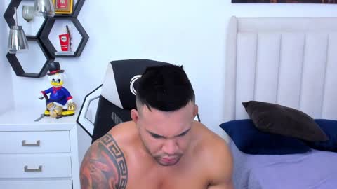 Snapshot of _matthew_santos_ chatting on 26, 1, 2025 _matthew_santos_ online show from 26, 1, 2025