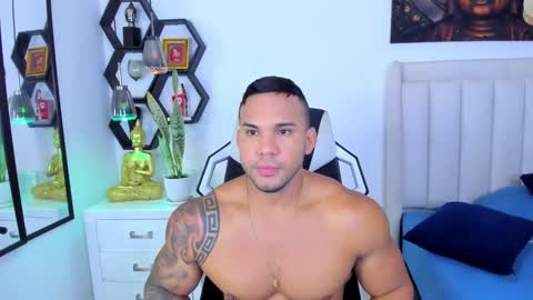 Snapshot of _matthew_santos_ chatting on 13, 10, 2025 _matthew_santos_ online show from 13, 10, 2025