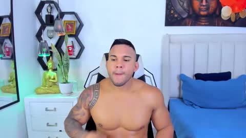 Snapshot of _matthew_santos_ chatting on 14, 10, 2025 _matthew_santos_ online show from 14, 10, 2025