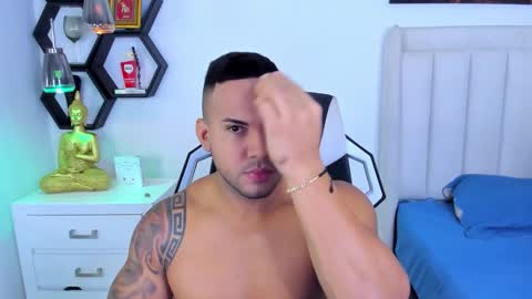 Snapshot of _matthew_santos_ chatting on 19, 10, 2025 _matthew_santos_ online show from 19, 10, 2025