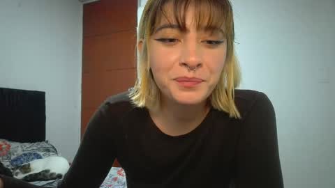 Snapshot of _mia_foster1 chatting on 11, 5, 2026 Mia-foster online show from 11, 5, 2026
