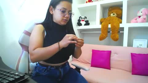  Mia  online show from 11, 1, 2025