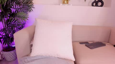 Snapshot of _miamonroee_ chatting on 28, 5, 2026 Mia online show from 28, 5, 2026