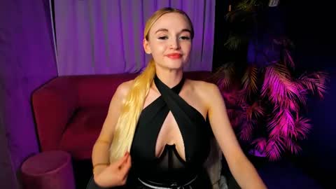Snapshot of _mila_lux_ chatting on 2, 7, 2026 Mila online show from 2, 7, 2026