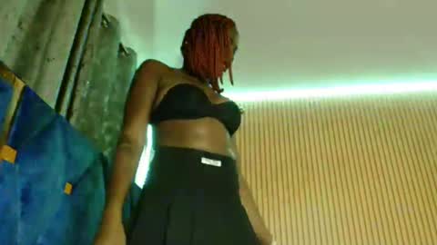 Snapshot of _milah chatting on 10, 11, 2025 Milah online show from 10, 11, 2025
