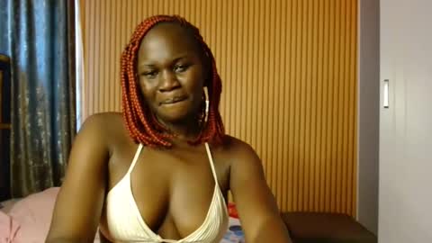 Snapshot of _milah chatting on 12, 11, 2025 Milah online show from 12, 11, 2025