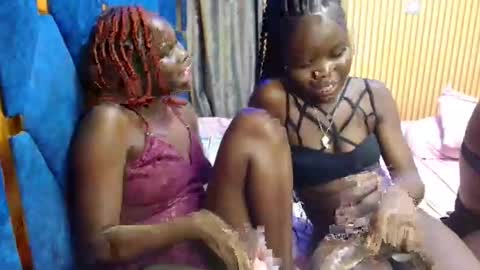 Snapshot of _milah chatting on 23, 11, 2025 Milah online show from 23, 11, 2025