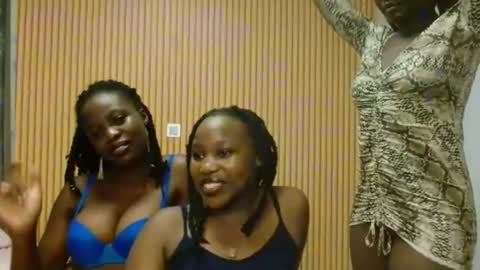 Snapshot of _milah chatting on 27, 11, 2025 Milah online show from 27, 11, 2025