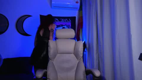 Snapshot of _misseva_ chatting on 4, 2, 2025 Miss Eva. if anyone in NYK to fuck here is sissy sn - online show from 4, 2, 2025