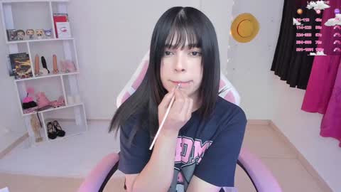 Snapshot of _misshoneyxx chatting on 1, 2, 2025 Hanna Idependent Model online show from 1, 2, 2025