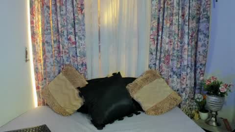 mizuki  online show from 18, 12, 2024