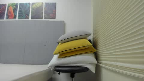 _molly_rosse_ online show from 17, 4, 2026