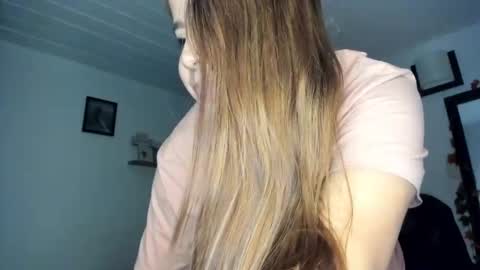 Snapshot of _monserat_ chatting on 11, 12, 2024 liaaa 4u online show from 11, 12, 2024