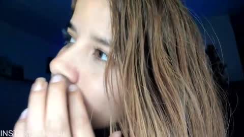 Snapshot of _monserat_ chatting on 20, 12, 2024 liaaa 4u online show from 20, 12, 2024
