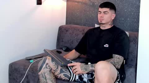 Snapshot of _mrcock_ chatting on 4, 10, 2025 _mrcock_ online show from 4, 10, 2025