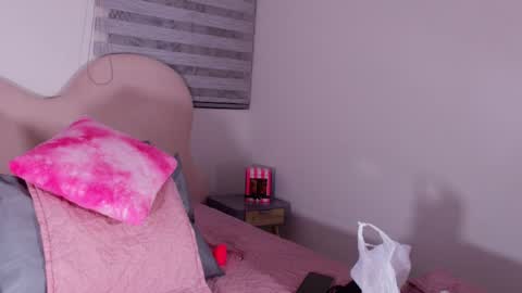 Luna online show from 12, 4, 2026