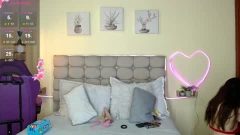 Snapshot of _naomi_s chatting on 26, 6, 2026 _naomi_s online show from 26, 6, 2026