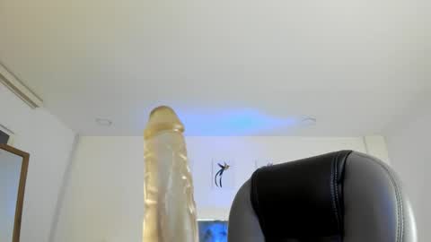 Natalie online show from 12, 10, 2025