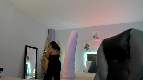 Natalie online show from 8, 11, 2025