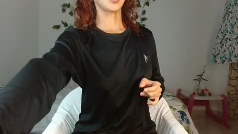 Snapshot of _nayade_ chatting on 5, 1, 2025 _nayade_ online show from 5, 1, 2025