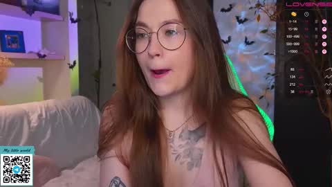 Mia with a big heart  online show from 29, 10, 2025