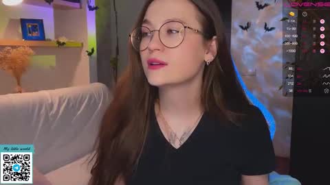 Mia with a big heart  online show from 14, 11, 2025