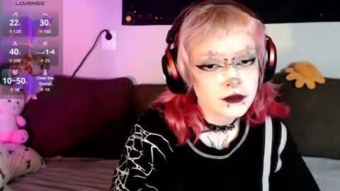 Snapshot of _nicole_meow_ chatting on 5, 7, 2026 Nicole online show from 5, 7, 2026