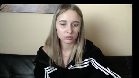 Snapshot of _nicole_new chatting on 14, 11, 2025 Nica online show from 14, 11, 2025