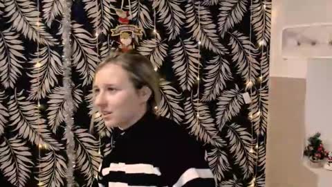 Snapshot of _nicole_new chatting on 20, 12, 2025 Nica online show from 20, 12, 2025