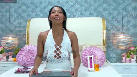  ninafox online show from 17, 10, 2025