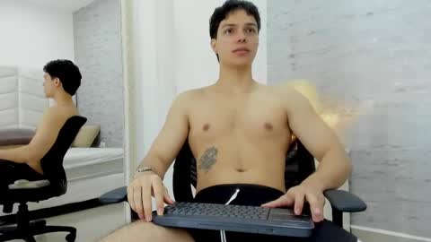 Noah Heyden online show from 4, 2, 2025