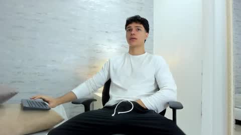 Noah Heyden online show from 9, 2, 2025