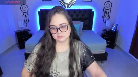 Olivia jones online show from 8, 11, 2025