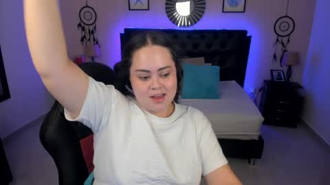 Snapshot of _oliviajoness chatting on 24, 4, 2026 Olivia jones online show from 24, 4, 2026