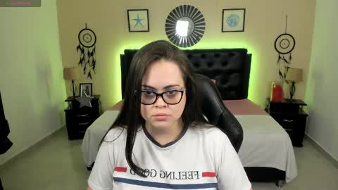 Snapshot of _oliviajoness chatting on 12, 5, 2026 Olivia jones online show from 12, 5, 2026